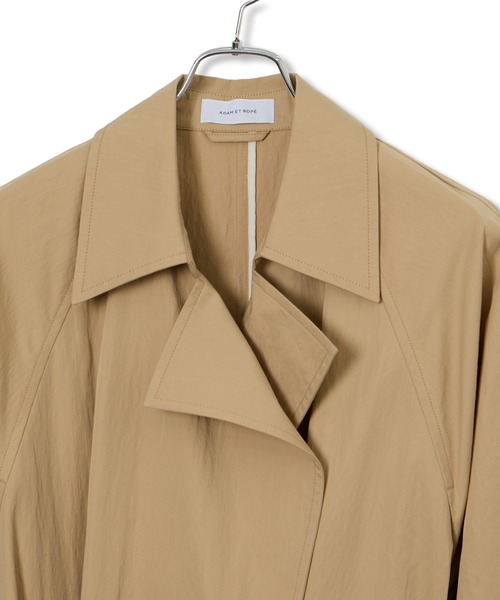 ADAM ET ROPE'(アダムエロペ)の「リラックスライトトレンチ(トレンチコート・レディース・ベージュ/オフホワイト・38/36)」の5枚目の写真
