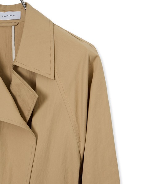 ADAM ET ROPE'(アダムエロペ)の「リラックスライトトレンチ(トレンチコート・レディース・ベージュ/オフホワイト・38/36)」の6枚目の写真