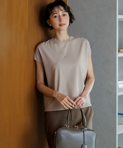 23区 L(ニジュウサンクオオキイサイズ)の「レーヨンポリエステルストレッチ フレンチスリーブ ニット(ニット/セーター・レディース・ネイビー系/ホワイト系/ダークブラウン系/スカイブルー系/ベージュ系/ピンク系・44/46)」の3枚目の写真