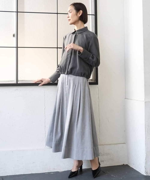 MICHEL KLEIN(ミッシェル・クラン)の「シアータッチ ドローストリングシャツブラウス(シャツ/ブラウス・レディース・チャコールグレー/アイボリー・38)」の17枚目の写真