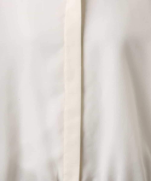 MICHEL KLEIN(ミッシェル・クラン)の「シアータッチ ドローストリングシャツブラウス(シャツ/ブラウス・レディース・チャコールグレー/アイボリー・38)」の6枚目の写真