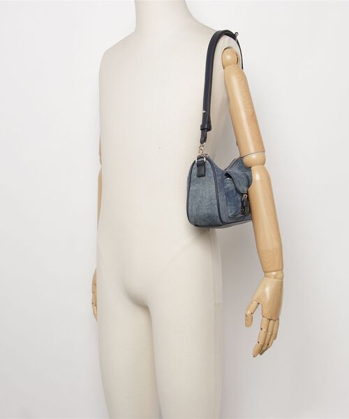 KASSIE Convertible Shoulder Bag ショルダーバッグ | GUESS(ゲス KASSIE Convertible Shoulder Bag ショルダーバッグ | GUESS(ゲス
