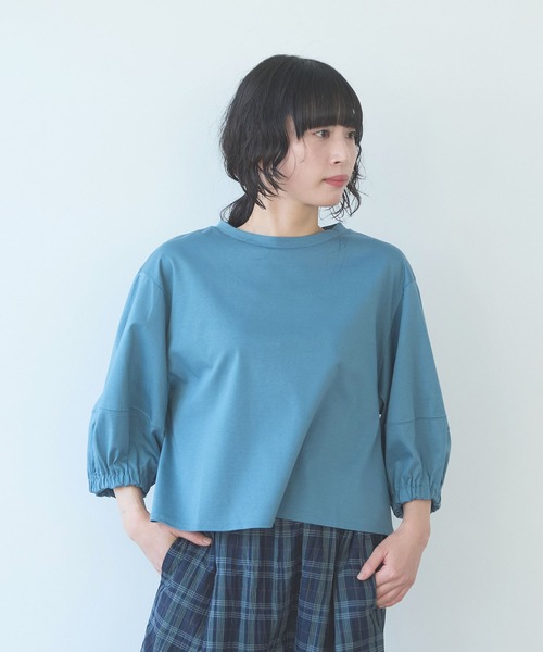yuni(ユニ )の「high count/C baloon sleeves プルオーバー(Tシャツ/カットソー・レディース・ブルー/ベージュ・FREE)」の2枚目の写真