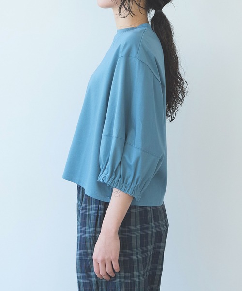 yuni(ユニ )の「high count/C baloon sleeves プルオーバー(Tシャツ/カットソー・レディース・ブルー/ベージュ・FREE)」の11枚目の写真