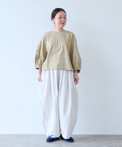 yuni(ユニ )の「high count/C baloon sleeves プルオーバー(Tシャツ/カットソー・レディース・ブルー/ベージュ・FREE)」の17枚目の写真