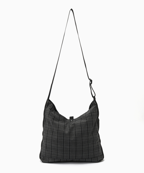 WISM(ウィズム)の「CAYL / ケイル CHK CROSS BAG(ショルダーバッグ・メンズ・ブラック・FREE)」の6枚目の写真