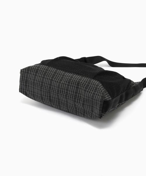 WISM(ウィズム)の「CAYL / ケイル CHK CROSS BAG(ショルダーバッグ・メンズ・ブラック・FREE)」の5枚目の写真