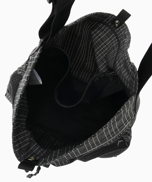 WISM(ウィズム)の「CAYL / ケイル CHK CROSS BAG(ショルダーバッグ・メンズ・ブラック・FREE)」の4枚目の写真