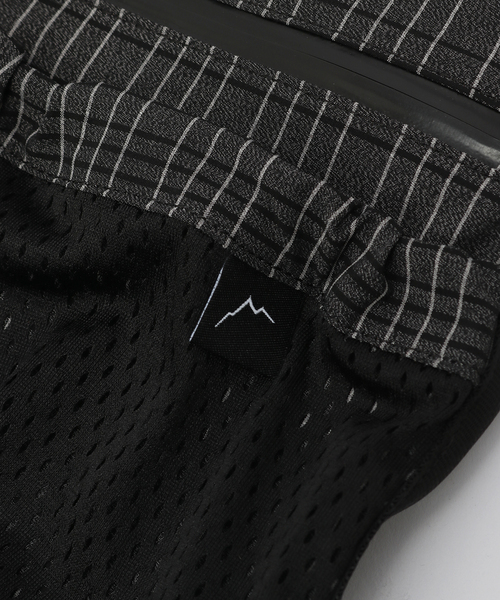 WISM(ウィズム)の「CAYL / ケイル CHK CROSS BAG(ショルダーバッグ・メンズ・ブラック・FREE)」の2枚目の写真