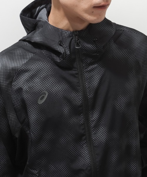 ASICS（アシックス）の「アシックス ASICS ACTIMOTIONクールグラフィッククロスフーディー（ナイロンジャケット・メンズ・ブラック/ダークブルー・M/L/LL）」の5枚目の写真