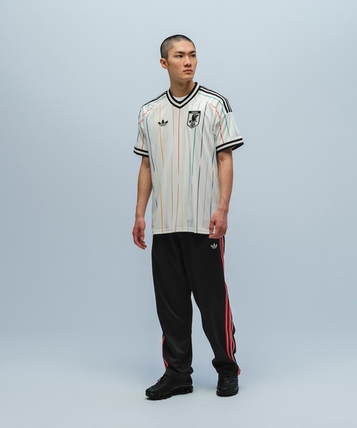 adidas（アディダス）の「サッカー日本代表 2026 アウェイ レプリカ ユニフォーム / ジャージ / アディダス adidas（Tシャツ/カットソー・メンズ・ホワイト・LARGE/X-LARGE/XX-LARGE/XXX-LARGE/SMALL/X-SMALL/MEDIUM/4XL）」の5枚目の写真