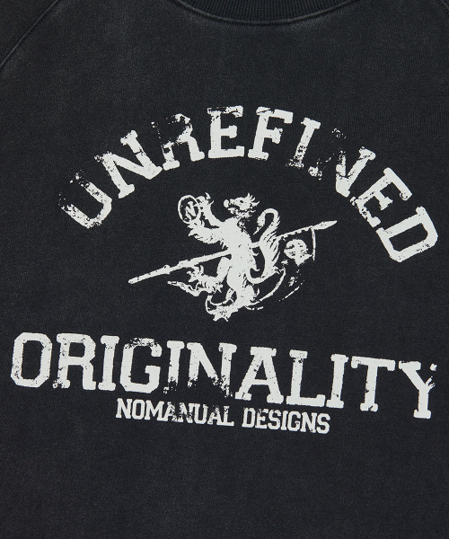 NOMANUAL（NOMANUAL）の「UNREFINED EMBLEM RAGLAN SWEATSHIRT - WASHED BLACK（スウェット・レディース・その他・LARGE/MEDIUM/X-LARGE/SMALL）」の2枚目の写真