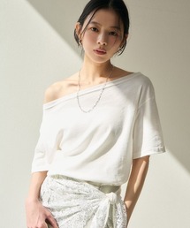 オフショルダーTシャツ