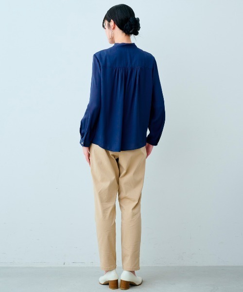 IEDIT（イディット）の「ＩＥＤＩＴ　インナーカットソー付きシックなボウタイブラウス（シャツ/ブラウス・レディース・ライトブルー/ネイビー/ホワイト・4L/3L/LL/L/M/S）」の12枚目の写真