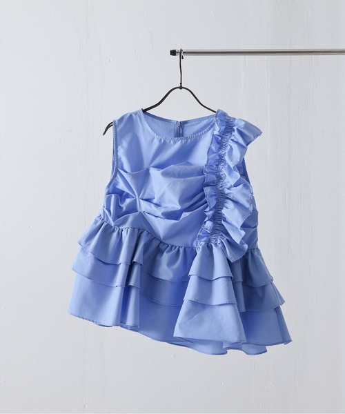 en CAnAF(エンカナフ)の「【一枚で華やかさが完成する】フリルギャザーティアードブラウス(シャツ/ブラウス・レディース・オフホワイト/ブラック/ブルー・フリー)」の12枚目の写真
