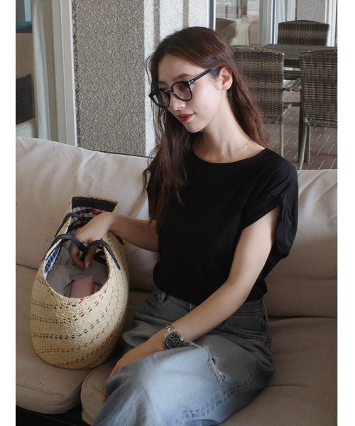 fifth(フィフス)の「【接触冷感】袖口折り返しデザインTシャツ(Tシャツ/カットソー・レディース・ホワイト/ブラック/ターコイズブルー・M)」の1枚目の写真