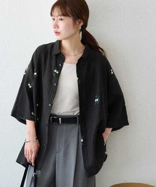 DISCOAT(ディスコート)の「【Enlude】モチーフ刺繍オーバーシャツ《ユニセックス》(シャツ/ブラウス・レディース・ブラック/ブラウン・FREE)」の2枚目の写真