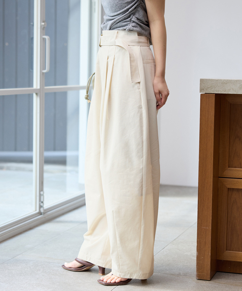 SLOBE IENA(スローブイエナ)の「ベルテッドカーブパンツ(その他パンツ・レディース・チャコールグレー/アイボリー・36/38)」の18枚目の写真