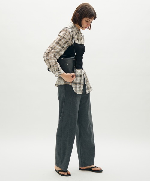 full/fill.(フルフィル)の「eyelet square shoulder bag / アイレットスクエアショルダーバッグ(ショルダーバッグ・レディース・ブラック/ブラウン・FREE)」の15枚目の写真