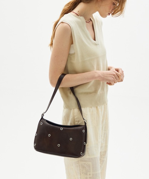 full/fill.(フルフィル)の「eyelet square shoulder bag / アイレットスクエアショルダーバッグ(ショルダーバッグ・レディース・ブラック/ブラウン・FREE)」の21枚目の写真