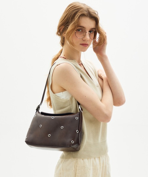 full/fill.(フルフィル)の「eyelet square shoulder bag / アイレットスクエアショルダーバッグ(ショルダーバッグ・レディース・ブラック/ブラウン・FREE)」の17枚目の写真