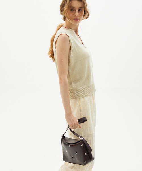 full/fill.(フルフィル)の「eyelet square shoulder bag / アイレットスクエアショルダーバッグ(ショルダーバッグ・レディース・ブラック/ブラウン・FREE)」の20枚目の写真