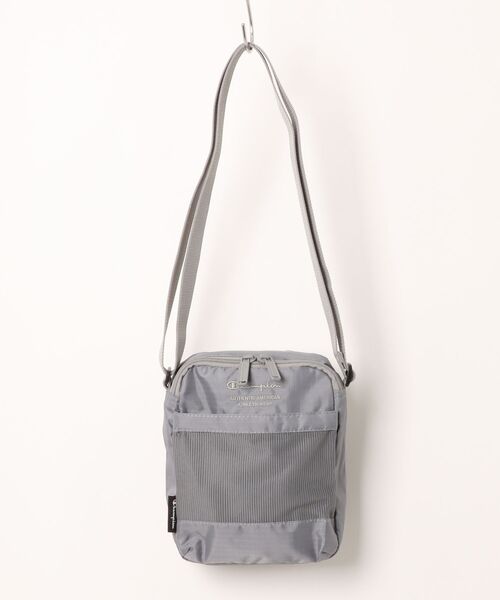 Champion(チャンピオン)の「チャンピオン ショルダーバッグ 5B35 縦型 2L 65311(ショルダーバッグ・メンズ・グレー・FREE)」の1枚目の写真