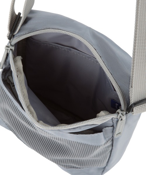 Champion（チャンピオン）の「チャンピオン ショルダーバッグ 5B35 縦型 2L 65311（ショルダーバッグ・メンズ・グレー/マスタード/ブラック・FREE）」の6枚目の写真