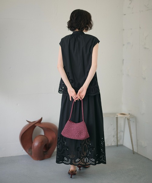 LAULEN（ローレン）の「eyelet lace v neck blouse /アイレットレースVネックブラウス（シャツ/ブラウス・レディース・ホワイト/ブラック・FREE）」の13枚目の写真