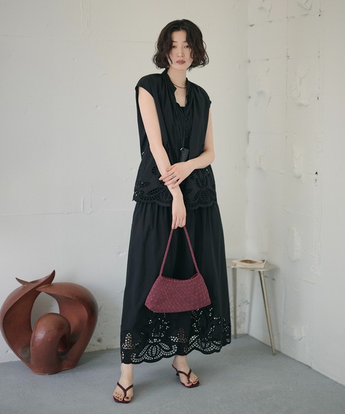 LAULEN（ローレン）の「eyelet lace v neck blouse /アイレットレースVネックブラウス（シャツ/ブラウス・レディース・ホワイト/ブラック・FREE）」の15枚目の写真