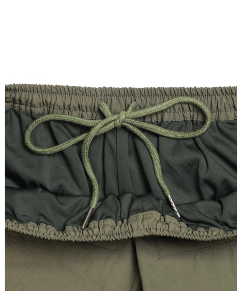 IRISHMAN(アイリッシュマン)の「【IRISHMAN/アイリッシュマン】【AERO】Nylon Wide Pants / 強撥水ナイロンワイドパンツ トラックパンツ(UNISEX)(その他パンツ・メンズ・カーキ/ブラック・LARGE/MEDIUM/SMALL/X-LARGE)」の11枚目の写真