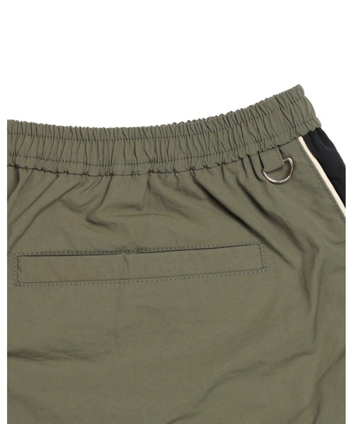 IRISHMAN(アイリッシュマン)の「【IRISHMAN/アイリッシュマン】【AERO】Nylon Wide Pants / 強撥水ナイロンワイドパンツ トラックパンツ(UNISEX)(その他パンツ・メンズ・カーキ/ブラック・LARGE/MEDIUM/SMALL/X-LARGE)」の12枚目の写真