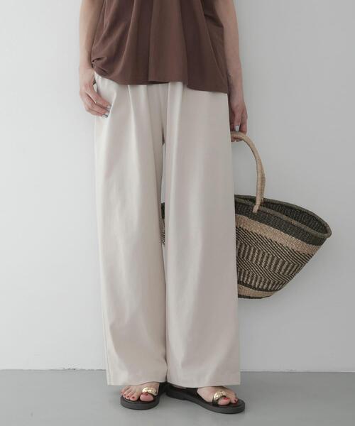 URBAN RESEARCH Sonny Label(アーバンリサーチサニーレーベル)の「『WEB限定』『UR TECH ひやサラクール』イージーワンタックパンツ(その他パンツ・レディース・ネイビー/ベージュ/ブラック・FREE)」の13枚目の写真