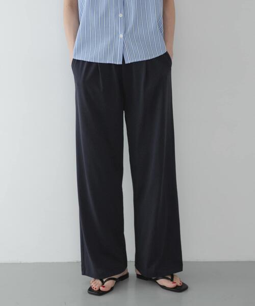 URBAN RESEARCH Sonny Label(アーバンリサーチサニーレーベル)の「『WEB限定』『UR TECH ひやサラクール』イージーワンタックパンツ(その他パンツ・レディース・ネイビー/ベージュ/ブラック・FREE)」の22枚目の写真