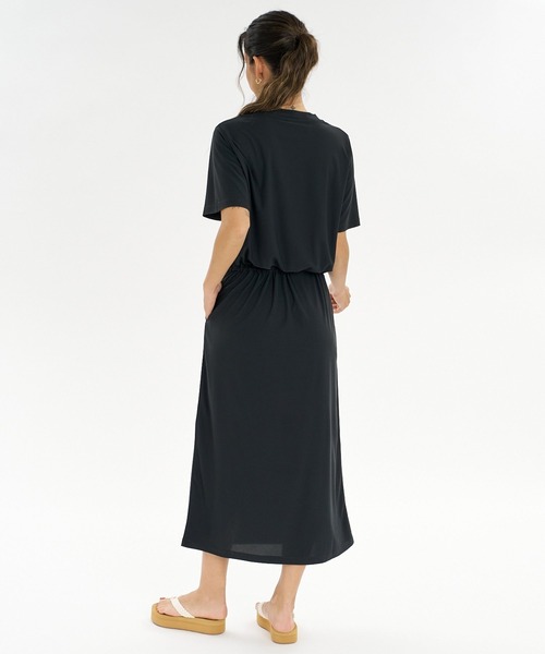 ROXY(ロキシー)の「ROXY DRYWELL DRESS ラッシュガード ワンピース /UVカット/EASY DRY【2026年夏モデル】(ワンピース・レディース・ブラック/ベージュ系その他・LARGE/MEDIUM/SMALL)」の4枚目の写真