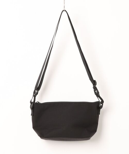 Manhattan Portage（マンハッタンポーテージ）の「Manhattan Portage/マンハッタンポーテージ ショルダーバック "ちいかわ" ZUCCOTTI CLUTCH CKW26 MP6020CKW26（ショルダーバッグ・メンズ・ブラック・FREE）」の2枚目の写真