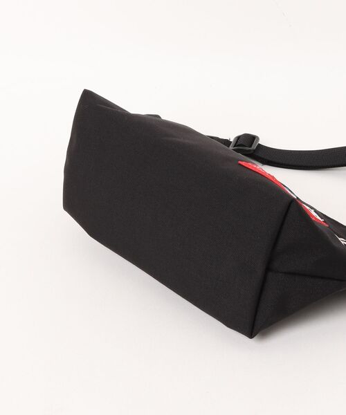 Manhattan Portage（マンハッタンポーテージ）の「Manhattan Portage/マンハッタンポーテージ ショルダーバック "ちいかわ" ZUCCOTTI CLUTCH CKW26 MP6020CKW26（ショルダーバッグ・メンズ・ブラック・FREE）」の3枚目の写真