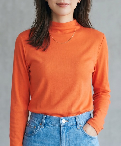 Belta attrice(ベルタアトリーチェ)の「【汗冷え防止】ハイツイストコットン100 強撚フライス ハイネック 長袖 カットソー/インナー/薄手 秋冬(Tシャツ/カットソー・レディース・ホワイト/ブラック/グレイッシュベージュ/グリーン/ミント/ライトブルー/ダークブルー/ライトピンク/ボルドー/オレンジ・FREE)」の10枚目の写真