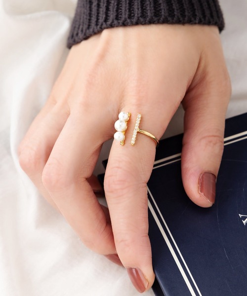 Cream dot.(クリームドット)の「【金属アレルギー対応】パール&ビジューバーの主役級オープンリング(リング・レディース・シルバー/ゴールド/ピンクゴールド・ONE SIZE)」の1枚目の写真
