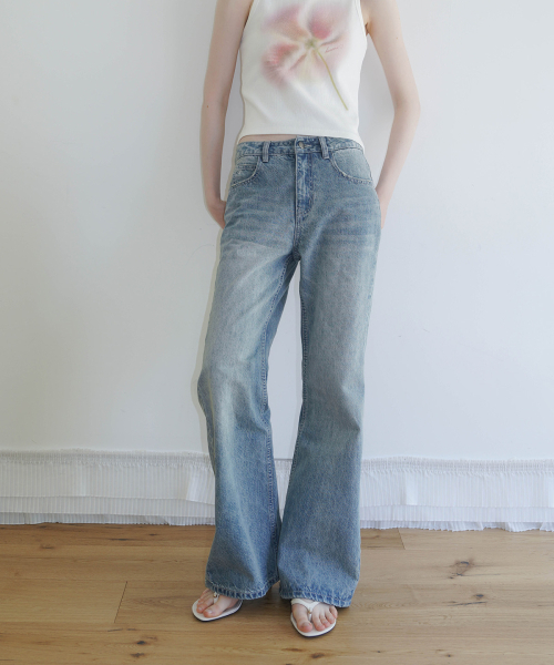 HEEARI(ヒアリー)の「ソフィフレアデニムパンツ_ライトブルー(デニムパンツ・レディース・その他・SMALL/MEDIUM/X-SMALL)」の2枚目の写真
