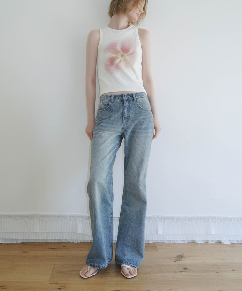 HEEARI(ヒアリー)の「ソフィフレアデニムパンツ_ライトブルー(デニムパンツ・レディース・その他・SMALL/MEDIUM/X-SMALL)」の3枚目の写真