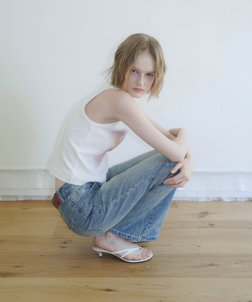 HEEARI(ヒアリー)の「ソフィフレアデニムパンツ_ライトブルー(デニムパンツ・レディース・その他・SMALL/MEDIUM/X-SMALL)」の5枚目の写真
