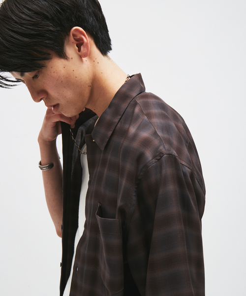JOURNAL STANDARD(ジャーナルスタンダード)の「キュプラ オンブレ チェック レギュラー シャツ(シャツ/ブラウス・メンズ・グレー/ブラウン/ベージュ・LARGE/MEDIUM)」の17枚目の写真