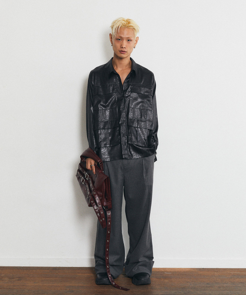 HALF DEVIL US(ハーフデビルアス)の「オーバーサイズカーゴシャツ_ブラック(シャツ/ブラウス・レディース・その他・LARGE/MEDIUM)」の2枚目の写真
