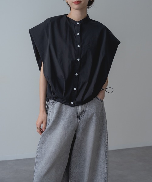 refinedworks(リファインドワークス)の「【refinedworks】旬顔シルエット! バンドカラー 裾ドロスト 立体ブラウス(シャツ/ブラウス・レディース・ブルー/ホワイト/ブラック/ブラウン・FREE)」の3枚目の写真