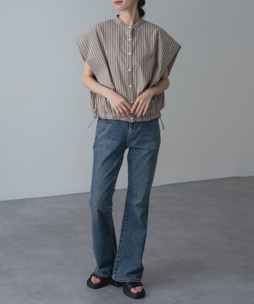 refinedworks(リファインドワークス)の「【refinedworks】旬顔シルエット! バンドカラー 裾ドロスト 立体ブラウス(シャツ/ブラウス・レディース・ブルー/ホワイト/ブラック/ブラウン・FREE)」の5枚目の写真