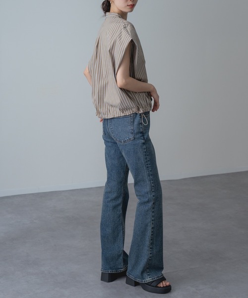 refinedworks(リファインドワークス)の「【refinedworks】旬顔シルエット! バンドカラー 裾ドロスト 立体ブラウス(シャツ/ブラウス・レディース・ブルー/ホワイト/ブラック/ブラウン・FREE)」の6枚目の写真