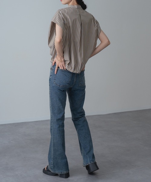refinedworks(リファインドワークス)の「【refinedworks】旬顔シルエット! バンドカラー 裾ドロスト 立体ブラウス(シャツ/ブラウス・レディース・ブルー/ホワイト/ブラック/ブラウン・FREE)」の7枚目の写真