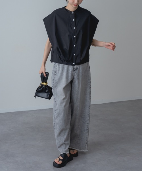 refinedworks(リファインドワークス)の「【refinedworks】旬顔シルエット! バンドカラー 裾ドロスト 立体ブラウス(シャツ/ブラウス・レディース・ブルー/ホワイト/ブラック/ブラウン・FREE)」の11枚目の写真