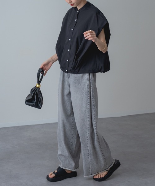 refinedworks(リファインドワークス)の「【refinedworks】旬顔シルエット! バンドカラー 裾ドロスト 立体ブラウス(シャツ/ブラウス・レディース・ブルー/ホワイト/ブラック/ブラウン・FREE)」の14枚目の写真